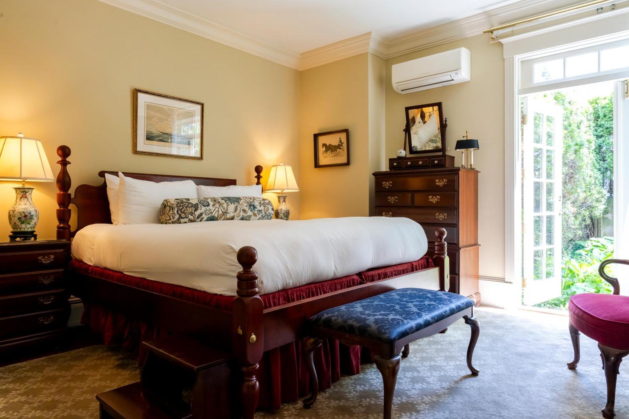 Francis Malbone House Bed and Breakfast Newport Exteriör bild